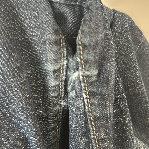 Women’s Levi Jeans - Picture 6 of 6